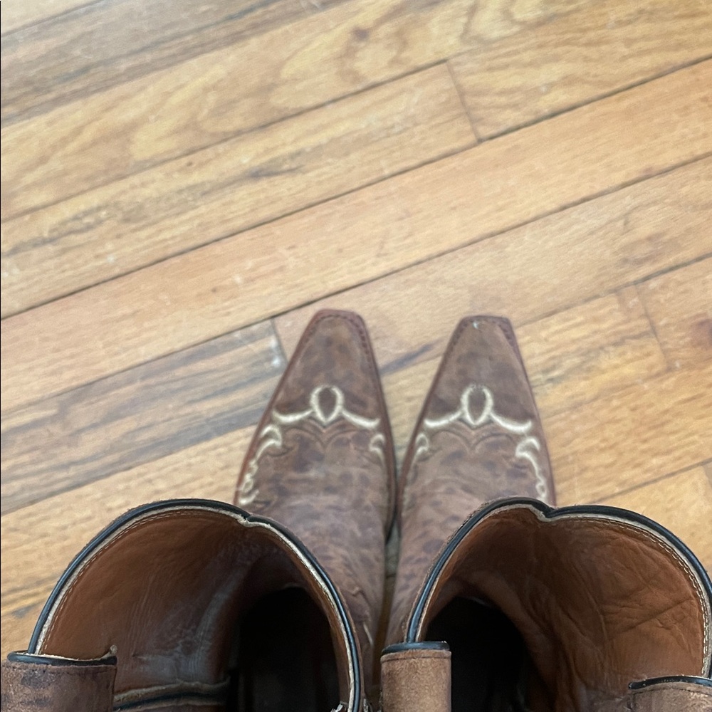 Lucchese “Dallas Cowboys” Leopard Boots with Embroidery & Rhinestone Star - Picture 7 of 13